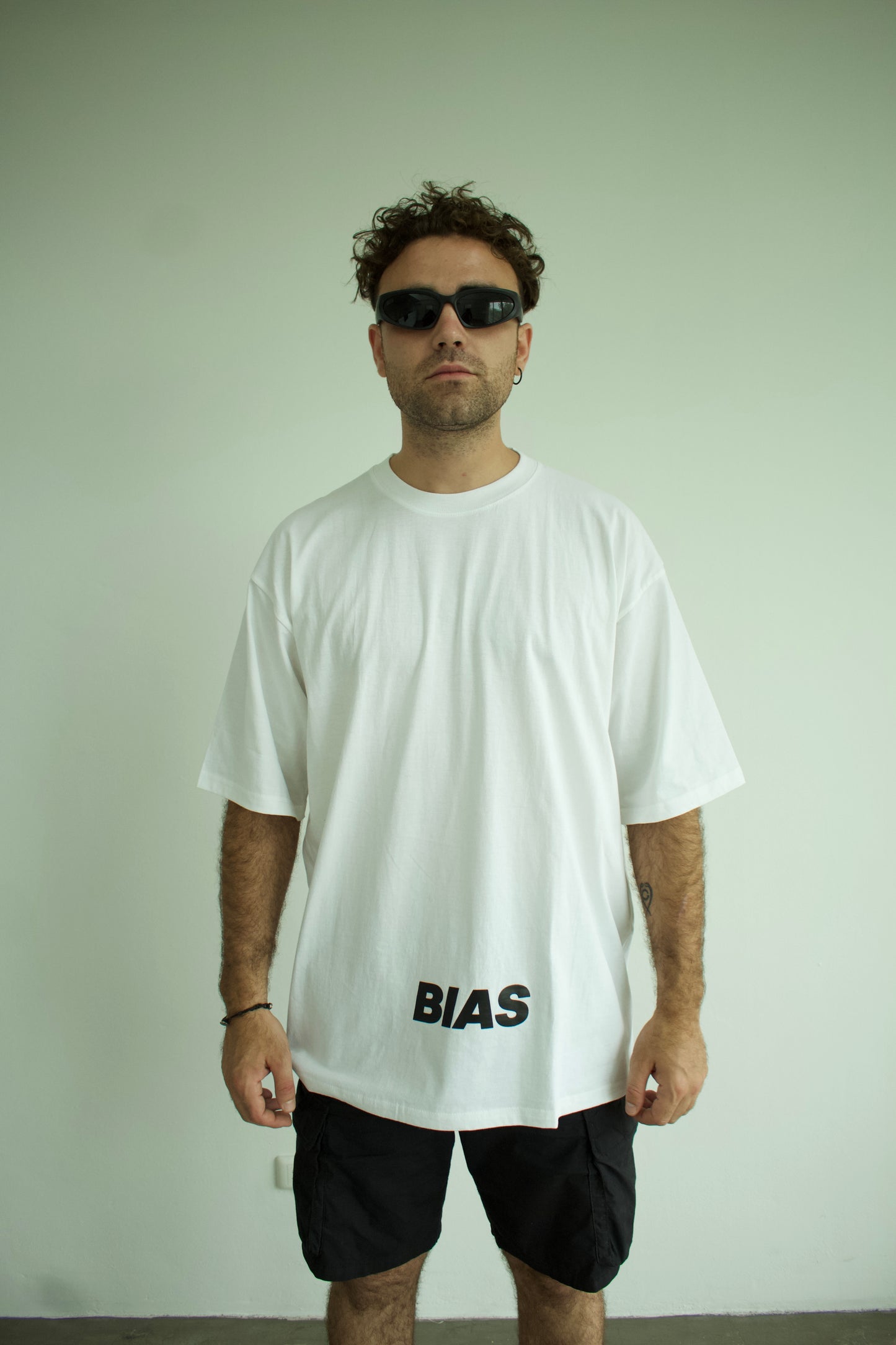 BIAS LARGE LOGO T-SHIRT