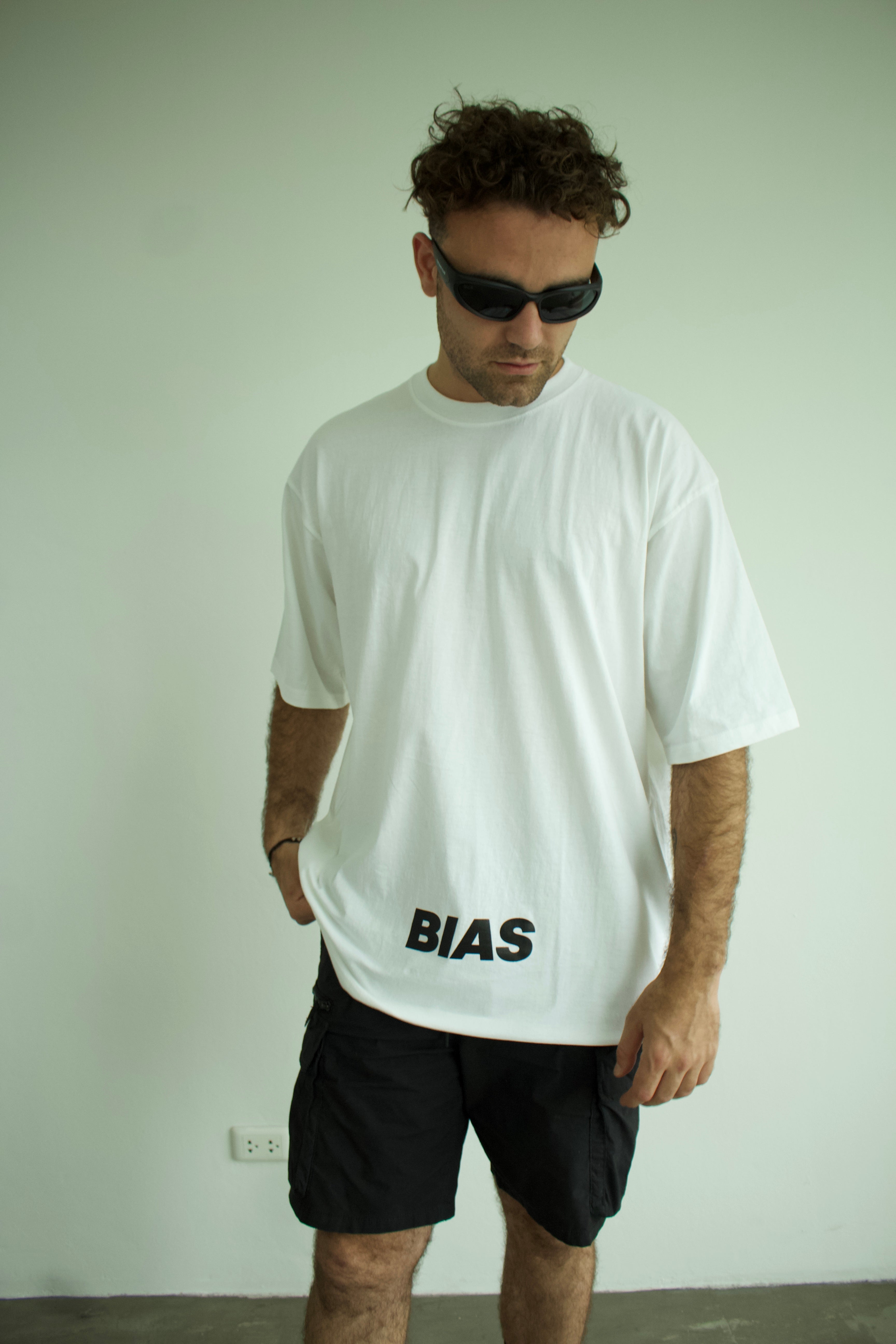 BIAS LARGE LOGO T-SHIRT