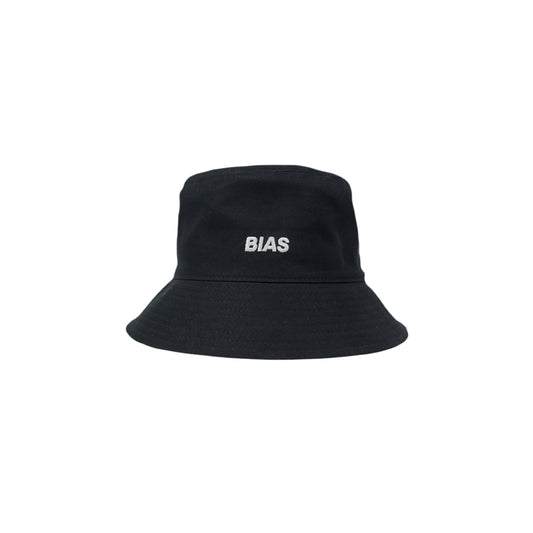 BIAS BUCKET HAT